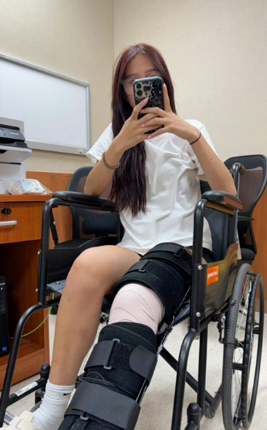 继父张伦硕, 伦硕亲生