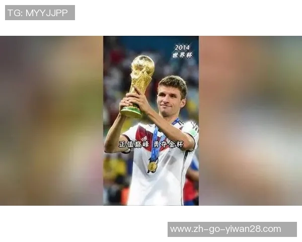 从草根到巨星：一位足球天才的奋斗历程与荣耀之路